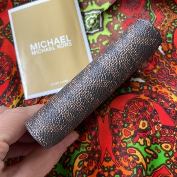 Brand New Michael Kors Brown Luggage Small Flap ID Card Case Holder - Picture 7 of 14